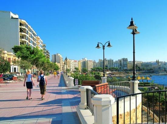 Perfect Location, Modern 2Br Apartment سليمة المظهر الخارجي الصورة
